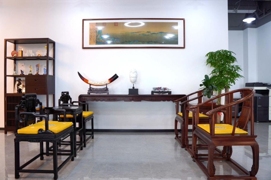 The traditional Chinese-style central hall at Kinghelm and Slkor headquarters