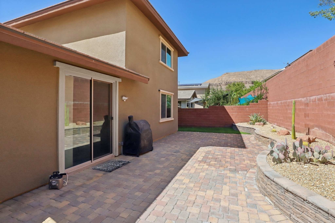 Real Estate Listing Agent in Las Vegas, NV Notes Days on Market Exceeding 100 for Overpriced Properties as Sellers Adjust Expectations Real Estate Listing Agent in Las Vegas, NV Notes Days on Market Exceeding 100 for Overpriced Properties as Sellers Adjust Expectations