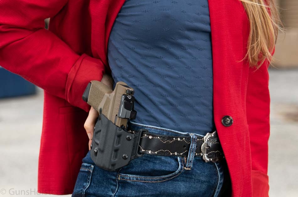 Hellcat Optics Guide: Top Red Dots for Micro-Compact Pistols Hellcat Optics Guide: Top Red Dots for Micro-Compact Pistols