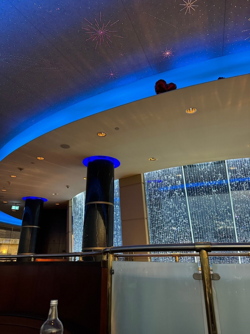 Custom Bubble Walls by Midwest Tropical Bring Motion, Light, and Identity to Modern Spaces Custom Bubble Walls by Midwest Tropical Bring Motion, Light, and Identity to Modern Spaces