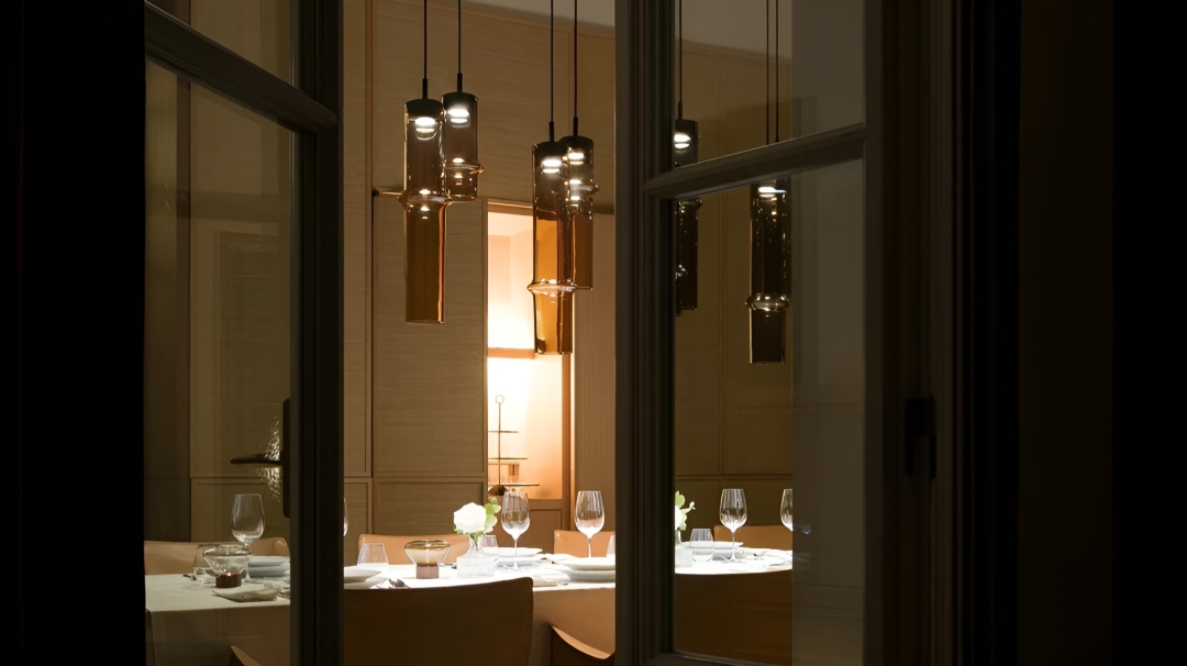 BROKIS Brings Bohemian Glass Craftsmanship to the Dining Room - Where Lighting Defines the Moment BROKIS Brings Bohemian Glass Craftsmanship to the Dining Room - Where Lighting Defines the Moment