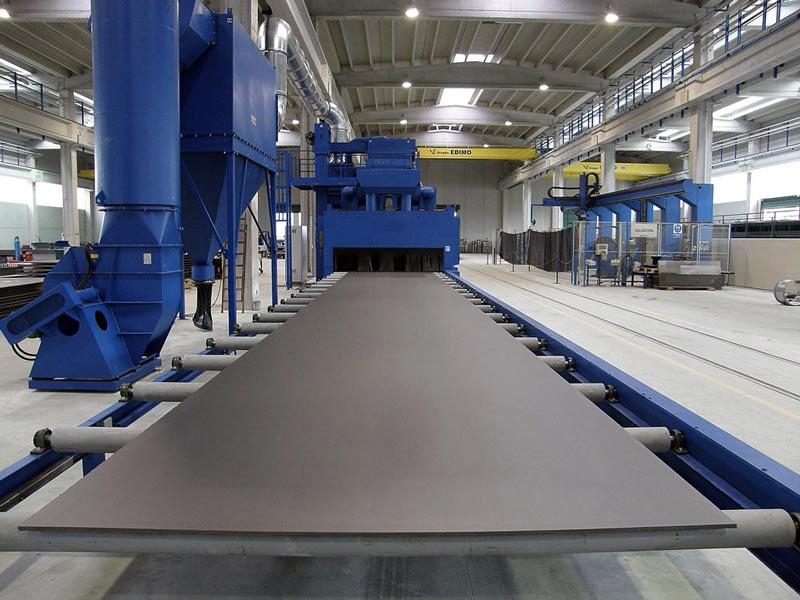 Steel plate shot blasting machine