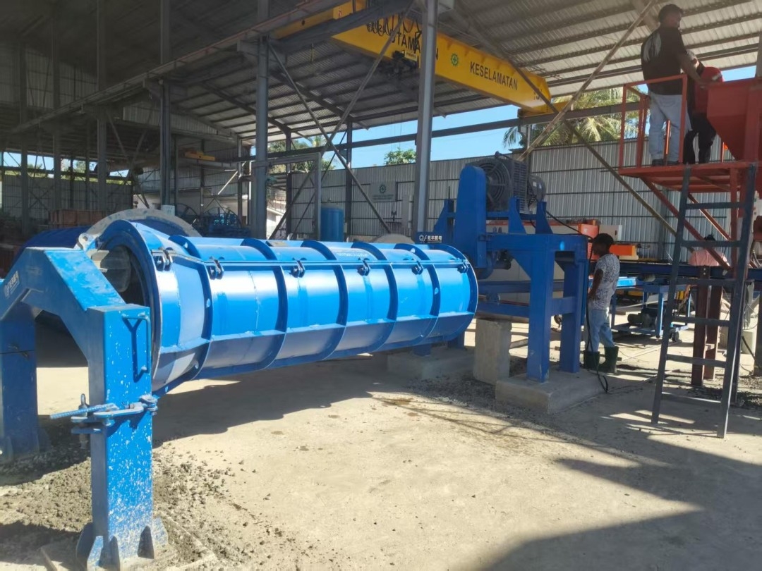 Concrete pipe making equipment