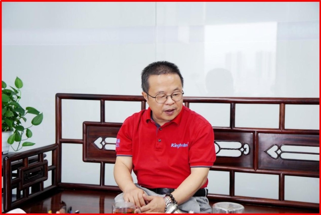Mr. Qin during an exclusive interview with the Kinghelm reporter team