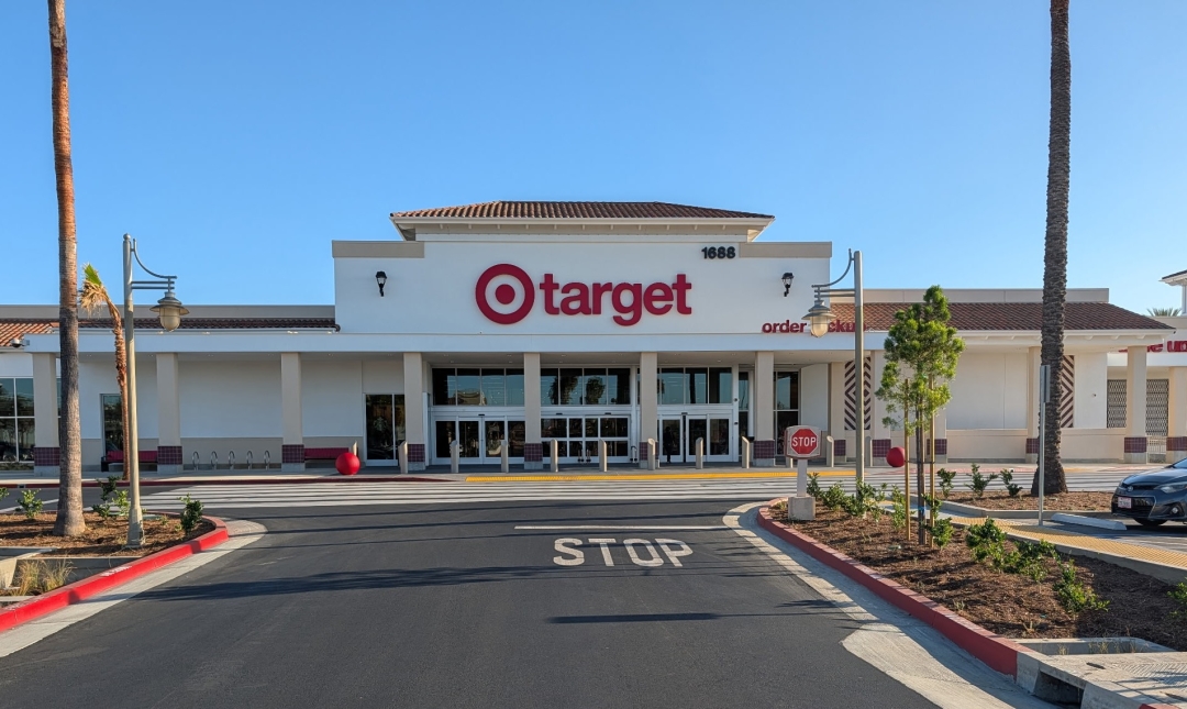 Wood Investment Companies Celebrates Opening of New Target at Plaza de Perris in Former Regency Theatres Site in Perris, Calif.