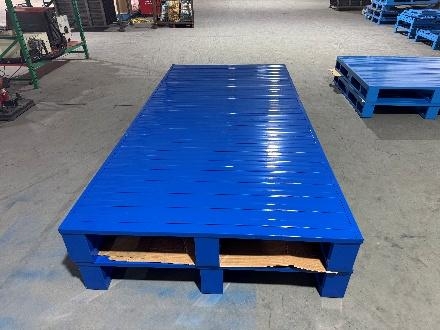 Steel pallet