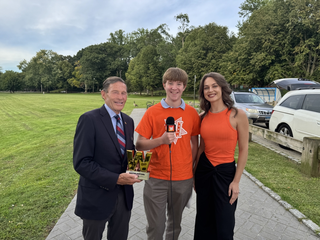 Senator Richard Blumenthal Receives First-Ever Wonderama Award at Wonder Games in Times Square