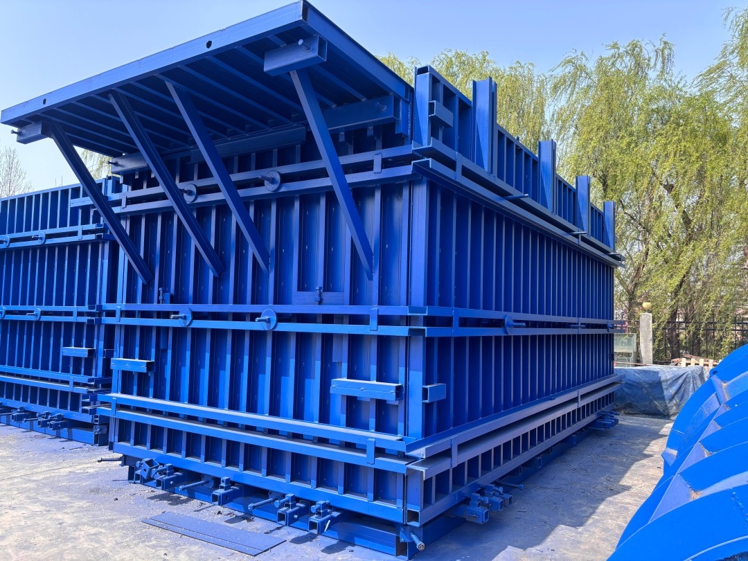 Precast concrete house mold