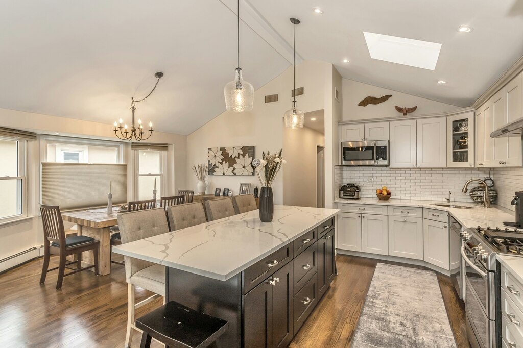 Leading Roslyn, NY Realtor Addresses Tighter Budgets as Long Island Home Prices Hold Firm Leading Roslyn, NY Realtor Addresses Tighter Budgets as Long Island Home Prices Hold Firm