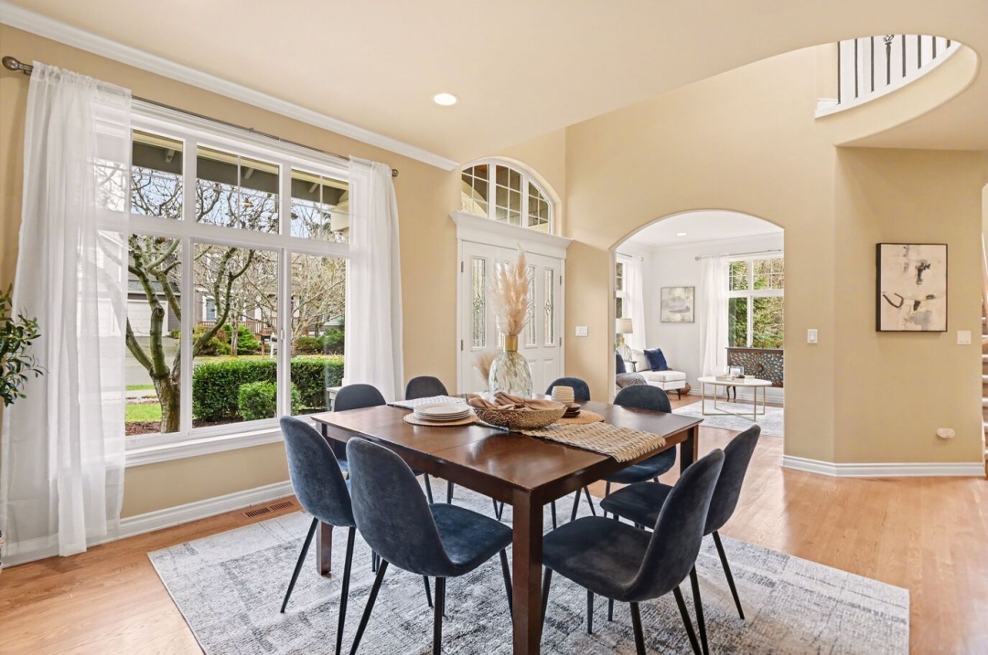Kirkland, WA Realtor Advises Homeowners Moving This Fall on Why Selling First May Strengthen Their Next Purchase Kirkland, WA Realtor Advises Homeowners Moving This Fall on Why Selling First May Strengthen Their Next Purchase