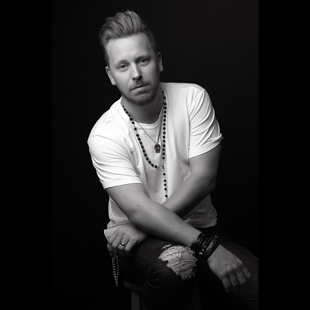 Swedish Country-Rock Singer-Songwriter Calle Ameln Drops new Single “HEYO” on October 31st Swedish Country-Rock Singer-Songwriter Calle Ameln Drops new Single “HEYO” on October 31st