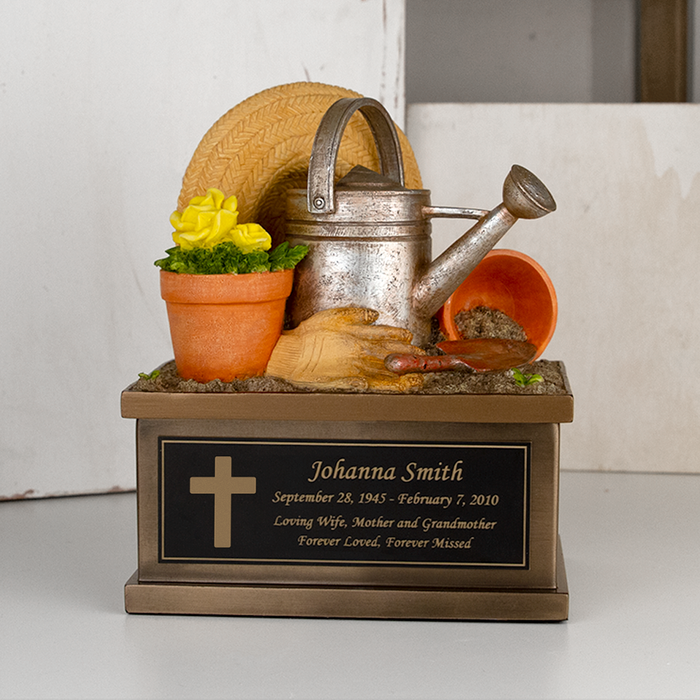 Perfect Memorials Develops Small Gardening Cremation Urn