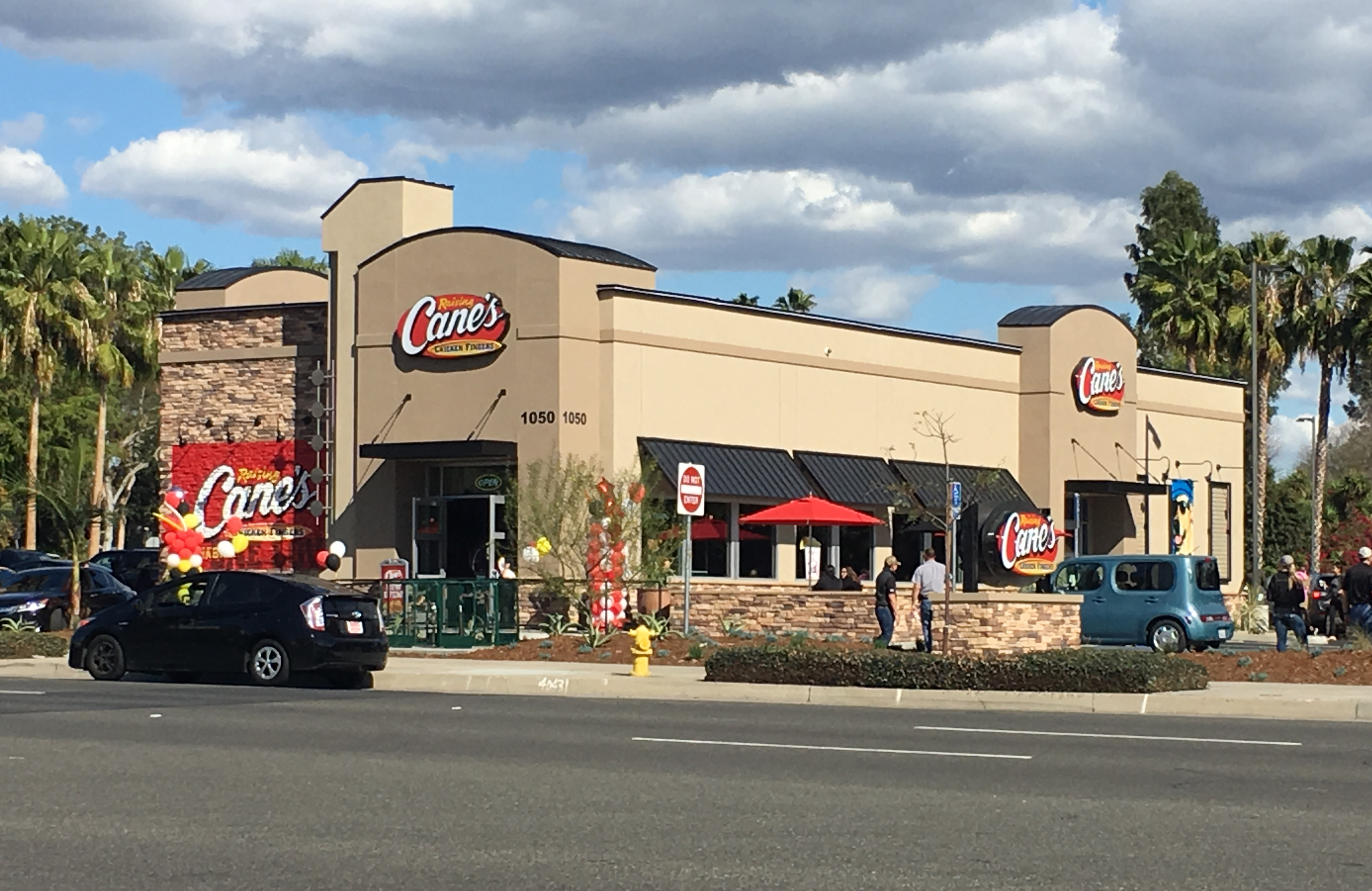 Hanley Investment Group Arranges Sale of New-Construction Single-Tenant Raising Cane’s in St. Louis to Southern California Buyer for $5.03 Million Hanley Investment Group Arranges Sale of New-Construction Single-Tenant Raising Cane’s in St. Louis to Southern California Buyer for $5.03 Million
