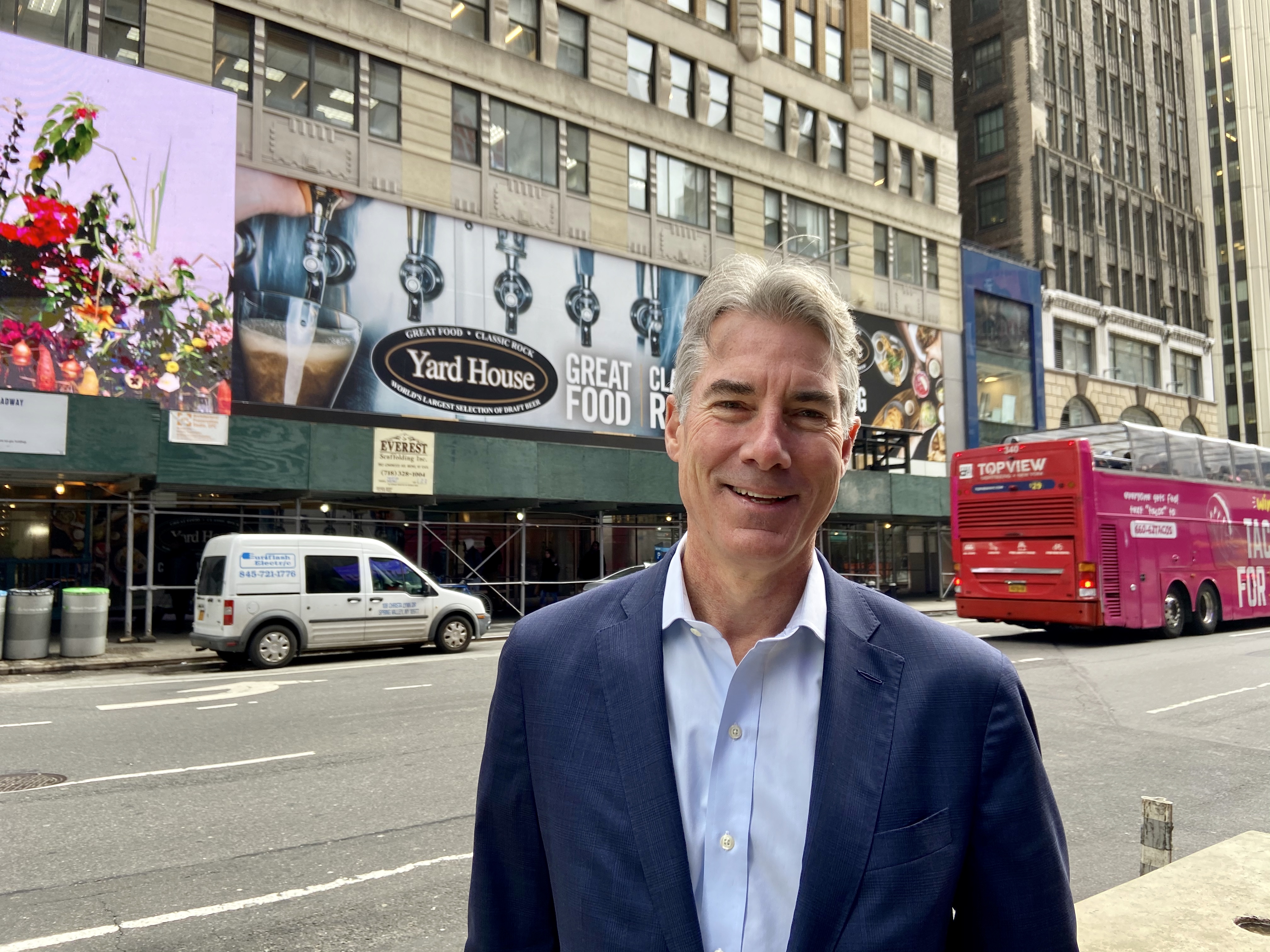 Yard House Leases Retail Space at L.H. Charney Ten Times Square Building in NYC Yard House Leases Retail Space at L.H. Charney Ten Times Square Building in NYC