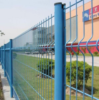 The Heating Temperature of a Typical Wire Mesh Fence