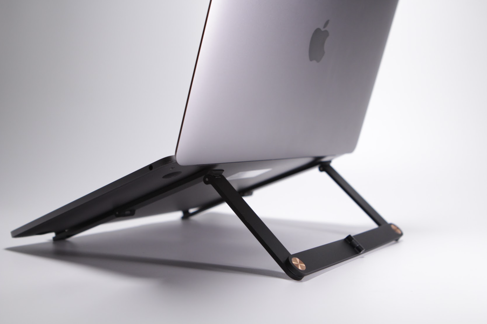 Mantiz, the World Smallest Laptop Stand Is Changing the Way People Work Mantiz, the World Smallest Laptop Stand Is Changing the Way People Work