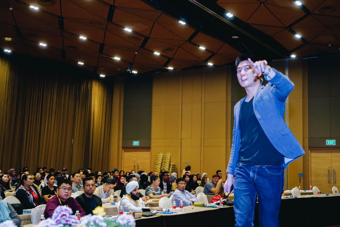 Alaric Ong interviews the world’s most successful entrepreneurs like Marcos Moura, JT Foxx, Grant Cardone, George Ross, Heartlyn Rae (5.7 Million on TikTok) & many other 6-, 7-, 8- & 9-figure entrepreneurs Alaric Ong interviews the world’s most successful entrepreneurs like Marcos Moura, JT Foxx, Grant Cardone, George Ross, Heartlyn Rae (5.7 Million on TikTok) & many other 6-, 7-, 8- & 9-figure entrepreneurs