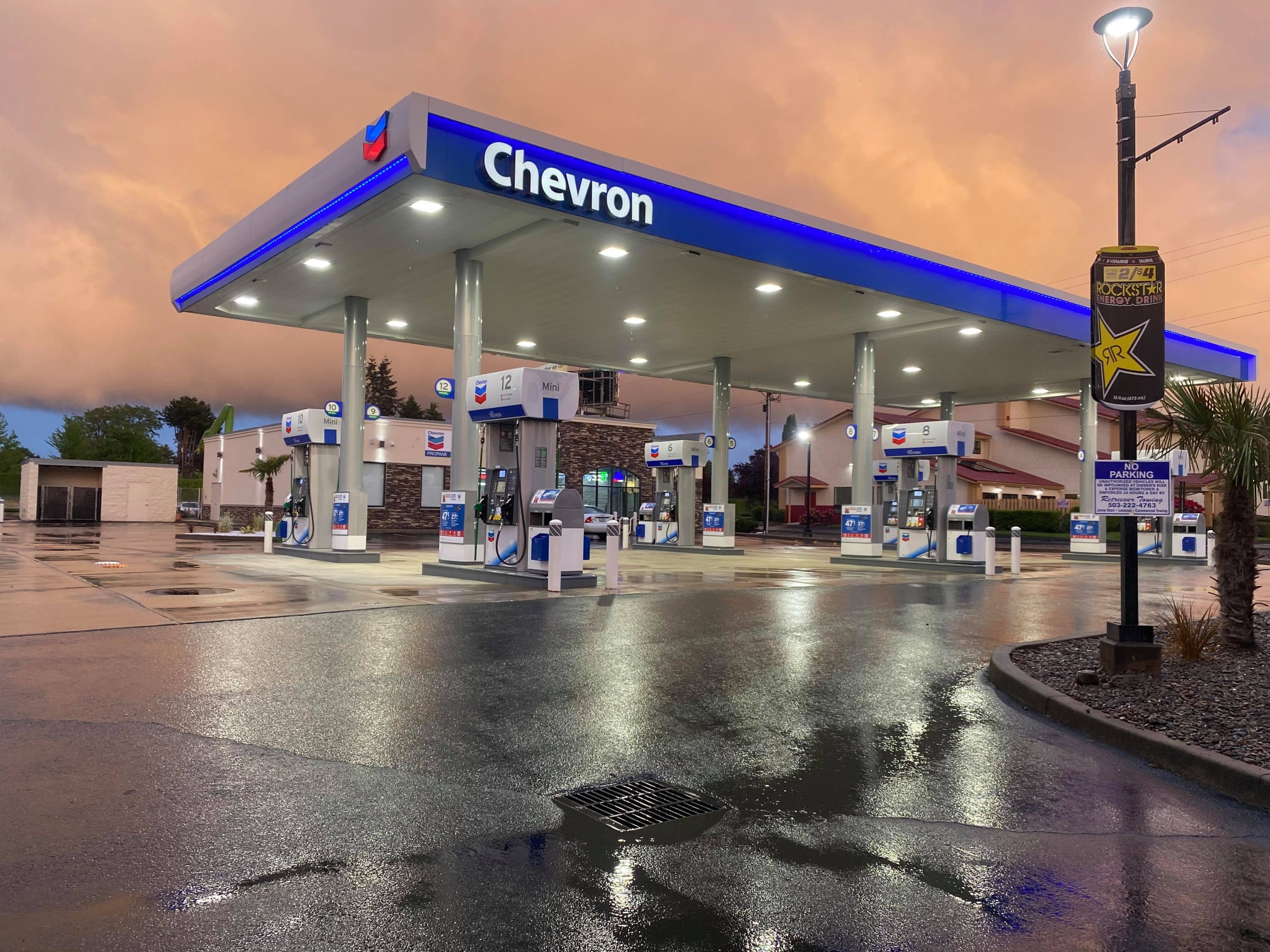 2021 Update: Chevron Salem Goes Nearly Touchless at The Pump in During Covid-19 Pandemic 2021 Update: Chevron Salem Goes Nearly Touchless at The Pump in During Covid-19 Pandemic