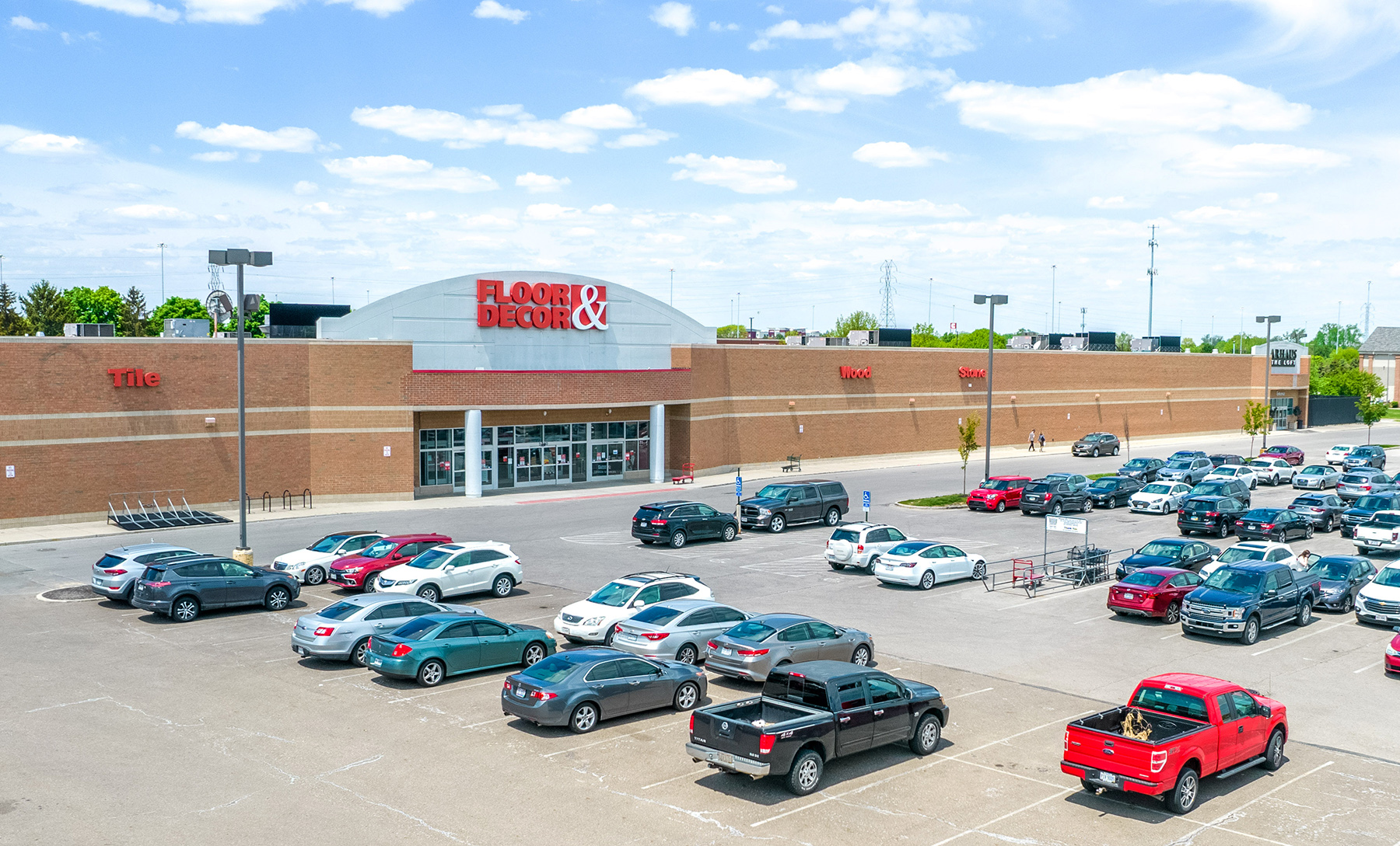 Hanley Investment Group Arranges Sale of Two-Tenant Floor & Décor and Arhaus in Columbus, Ohio Metro on Behalf of RCG Ventures