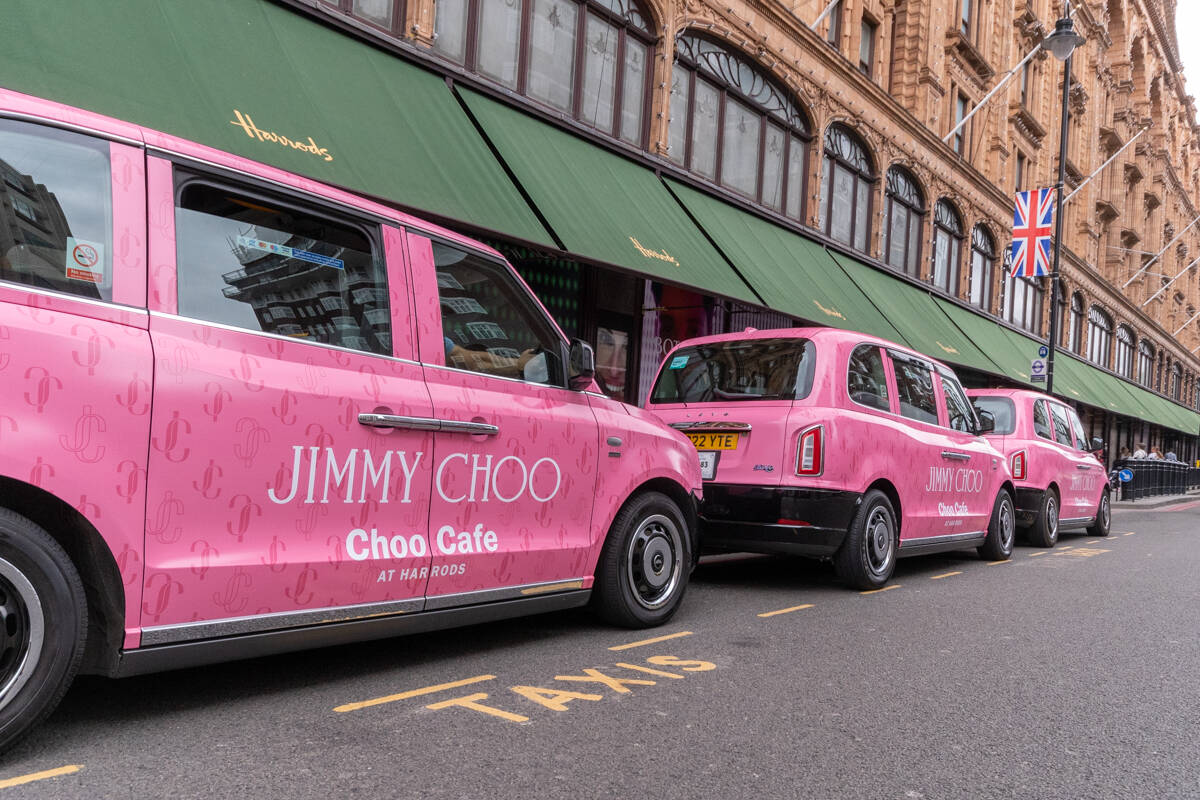 Firefly Launches in the UK through the Acquisition of UK’s Leading Taxi OOH Advertising Company, Ubiquitous