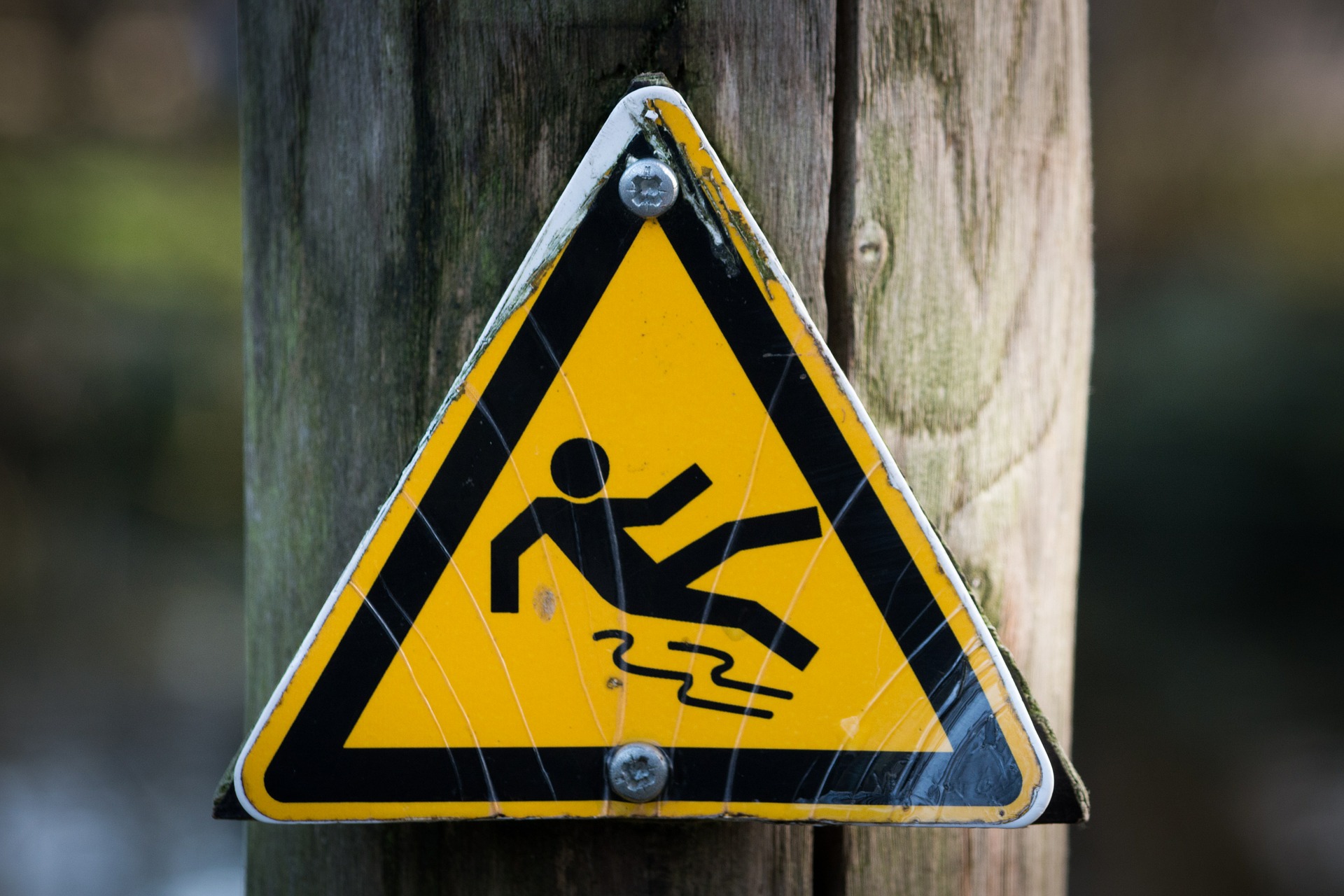 When To Hire a Slip and Fall Attorney