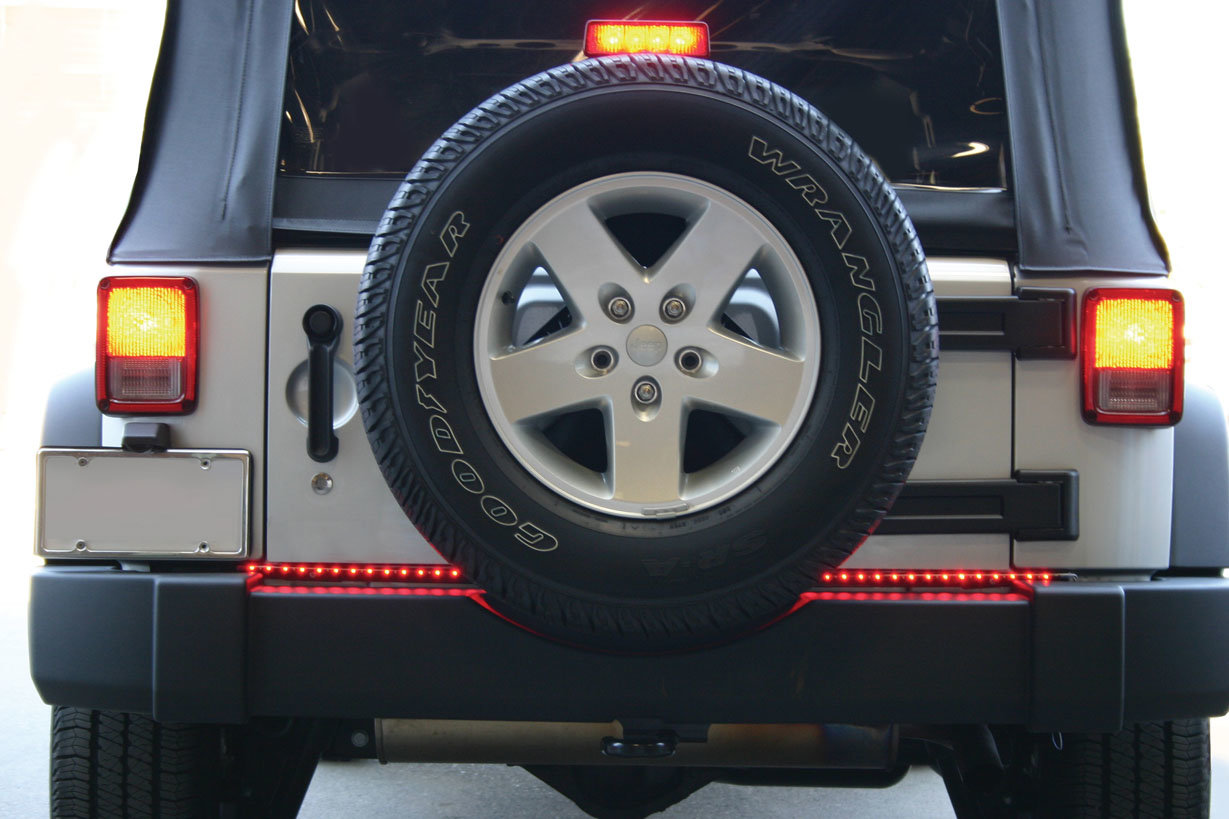 AoonuAuto Adds Extra Layers of Safety to Cars with Tail Light and Tailgate Light Bar