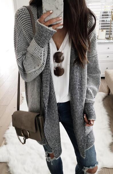 Women’s cardigans are becoming a fashion trend throughout the year 