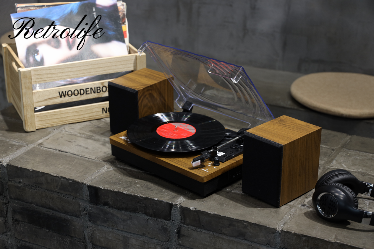 Retrolife Launches Record Players with 15W External Speakers