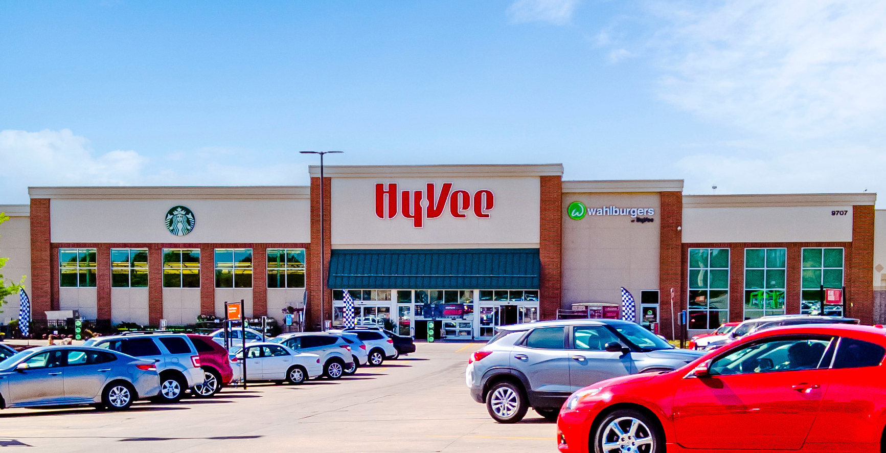 Hanley Investment Group Arranges Sale of Grocery-Anchored Shopping Center for $17.2 Million in Omaha, Neb.