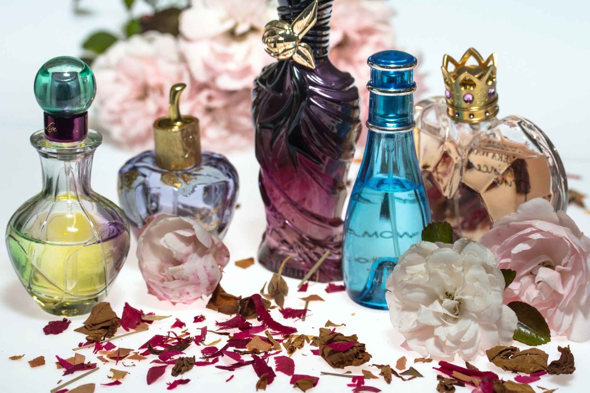Perfume Market Global Size to Reach US$ 47.6 Billion by 2027, At Growth Rate (CAGR) of 6.1%