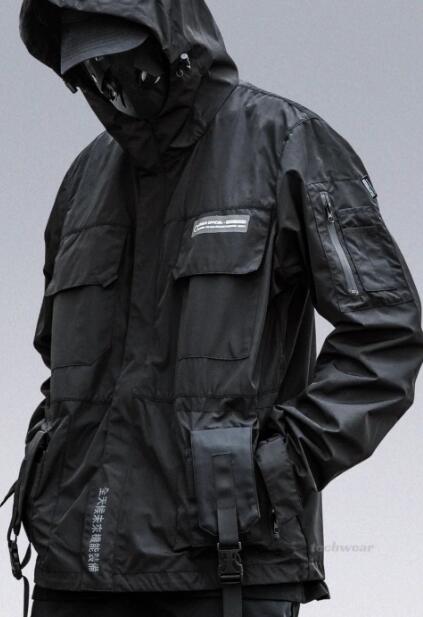 Techwear outfits are becoming a popular fashion trend out there in the ...