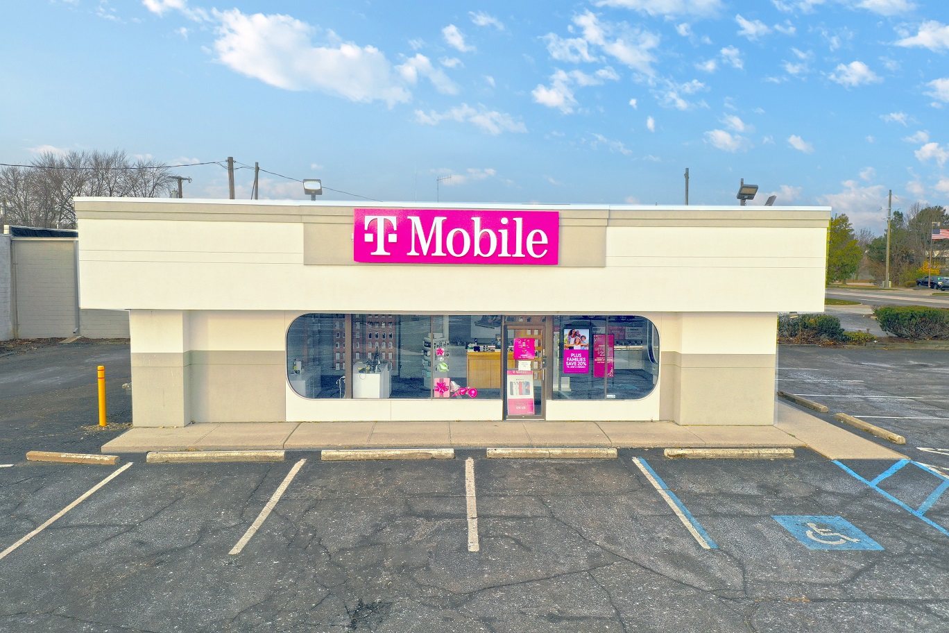 The Boulder Group Arranges Sale of Net Leased T-Mobile in Detroit MSA