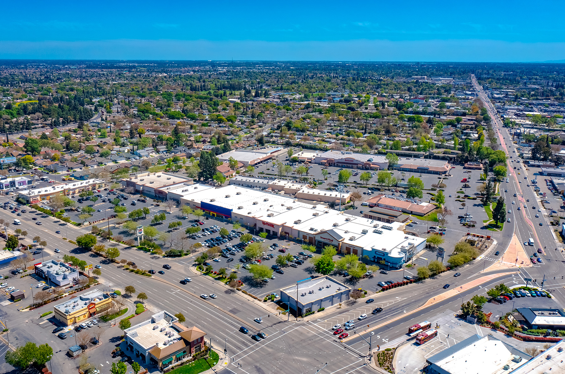 Hanley Investment Group Facilitates Sale of 143,217 SF Grocery-Anchored Shopping Center in California’s Central Valley