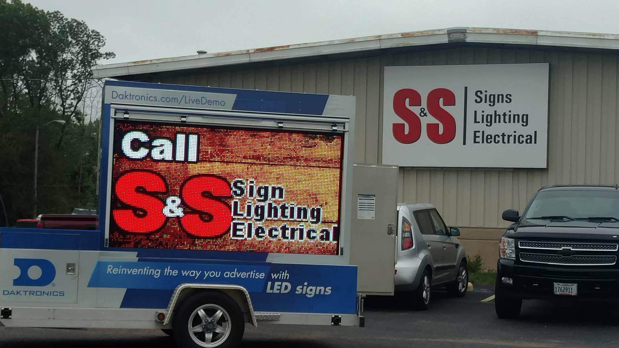 Reviving Business Image: A Spotlight on Professional Sign Repair
