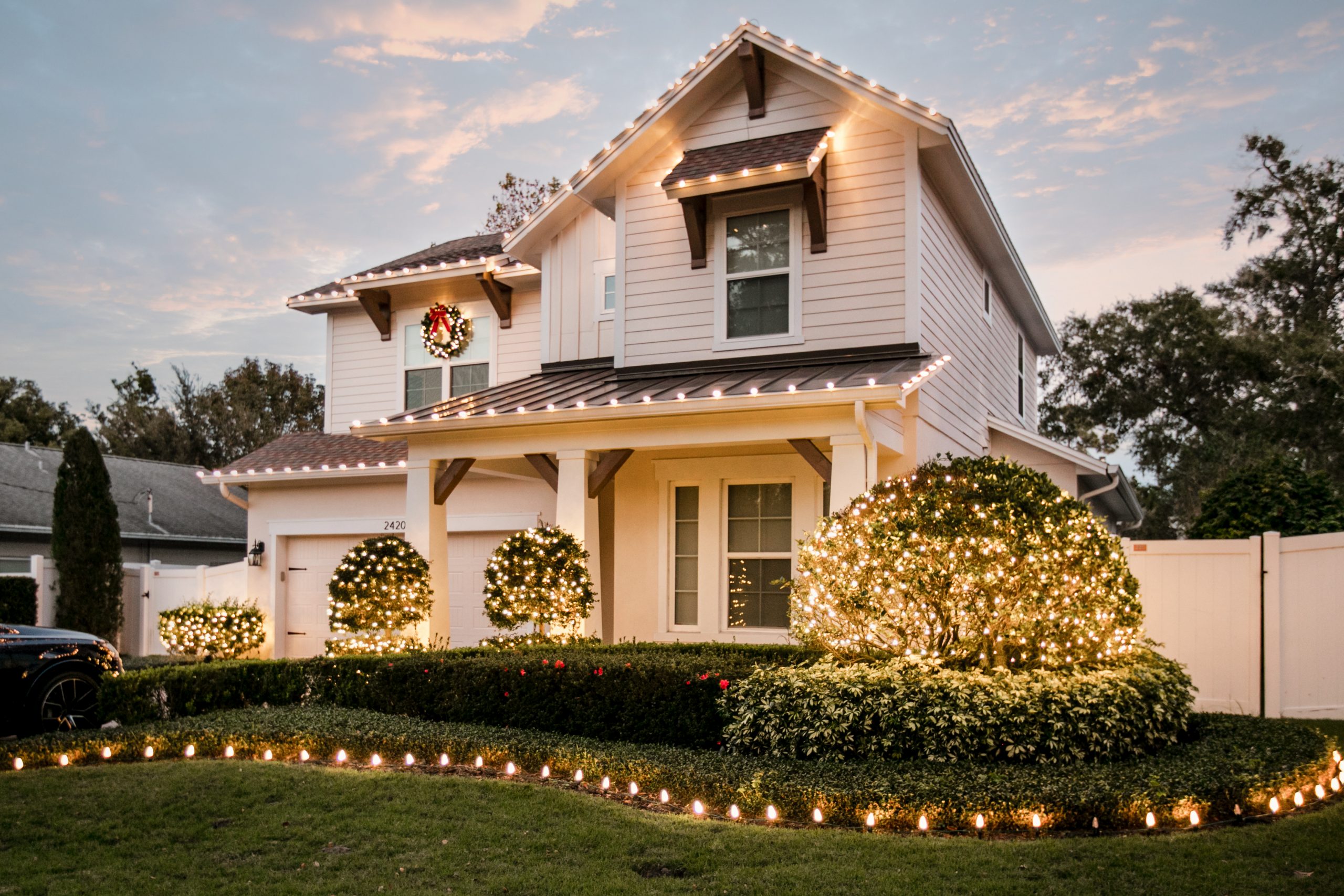 Radiant Holidays: The Mesmerizing Glow of Christmas Lights in Kissimmee