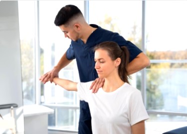 Aligning Body and Mind: Exploring Chiropractic Care Benefits
