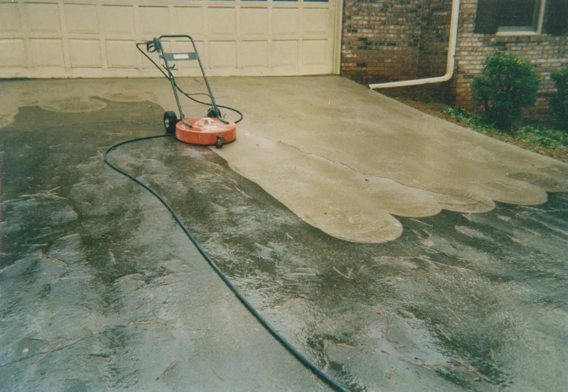 Driveway Washing and Roof Washing: The Secret to a Long-Lasting and Stunning Home