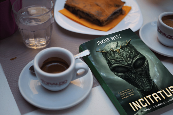 Suomalainen kirjailija ja pelisuunnittelija Jakub Wisz julkaisee uuden scifi-romaanin nimeltä “Incitatus”